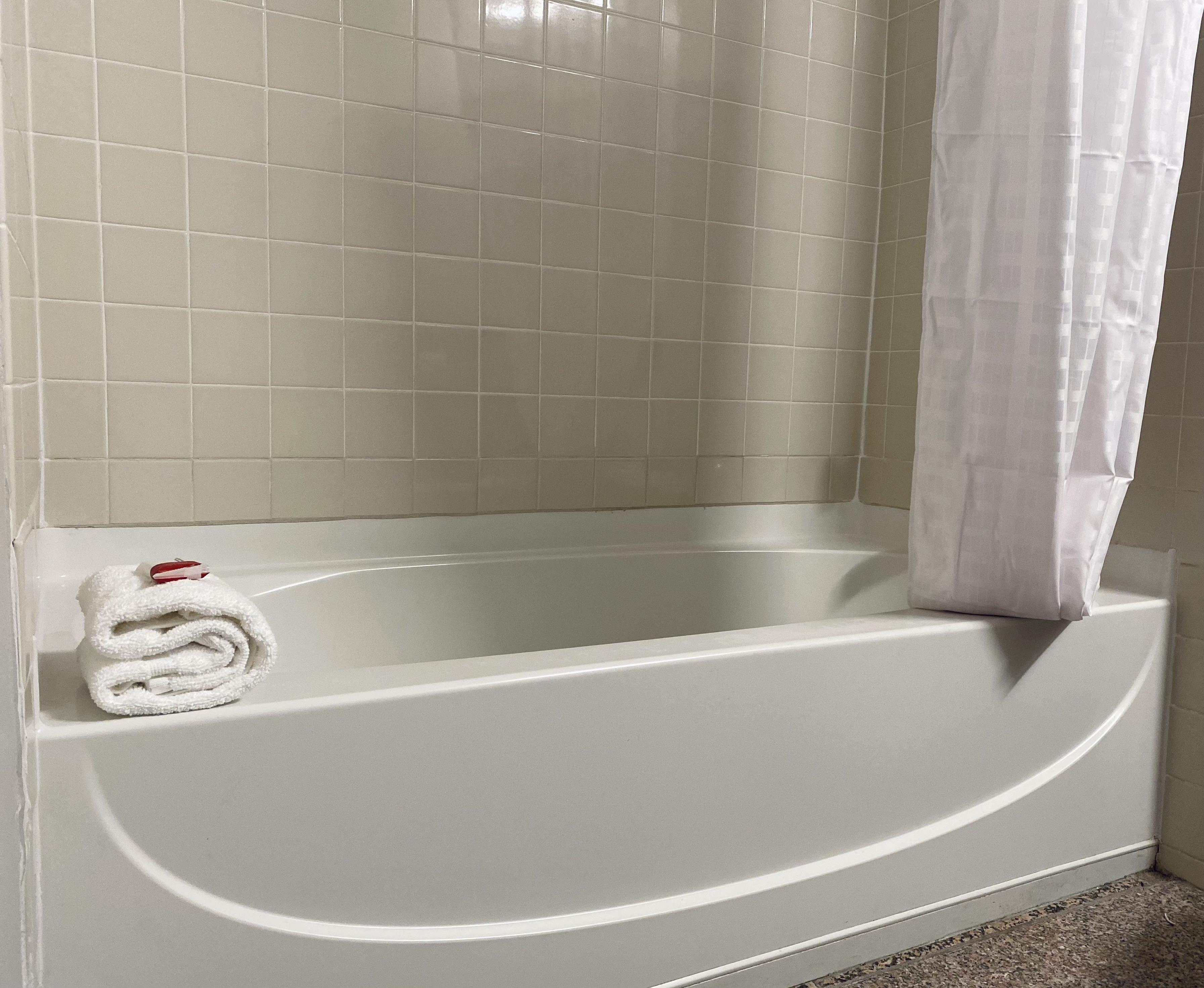 Ramada By Wyndham Hartford North - Bradley Airport Otel Windsor Locks Dış mekan fotoğraf