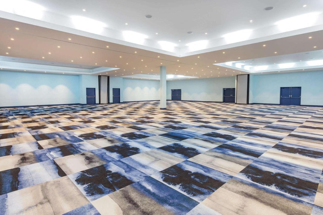 Ramada By Wyndham Hartford North - Bradley Airport Otel Windsor Locks Dış mekan fotoğraf